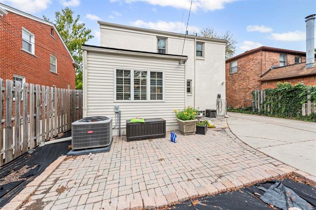 Builiding view twenty eight for 1597 Newcastle, Grosse Pointe, MI. 48236