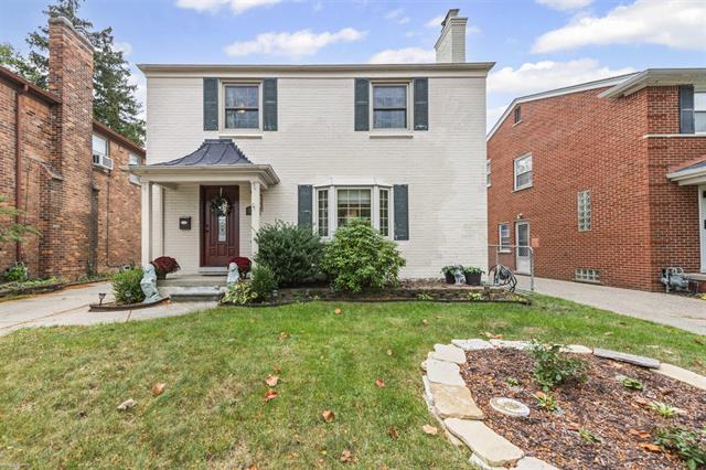 front view picture of 1597 Newcastle Rd, Grosse Pointe, MI. 48236