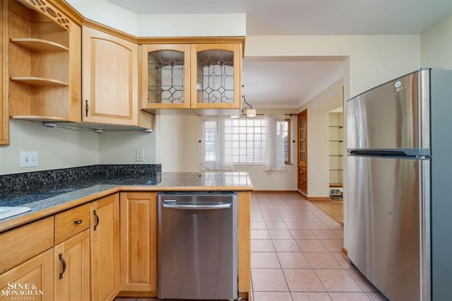 Builiding view nine for 201 Mcmillan, Grosse Pointe, MI. 48236