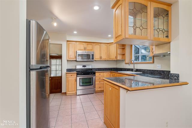 Builiding view seven for 201 Mcmillan, Grosse Pointe, MI. 48236