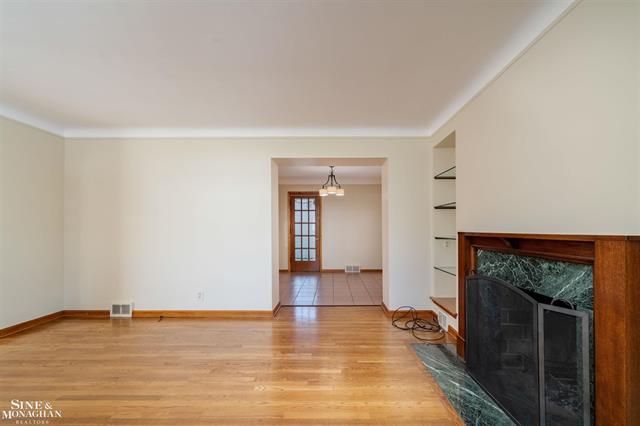 Builiding view six for 201 Mcmillan, Grosse Pointe, MI. 48236