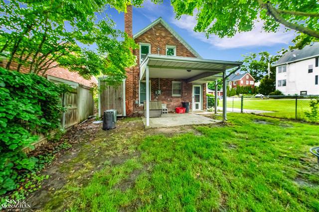 Builiding view seventeen for 213 Muir, Grosse Pointe, MI. 48236