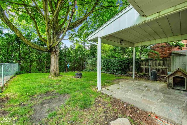 Builiding view sixteen for 213 Muir, Grosse Pointe, MI. 48236