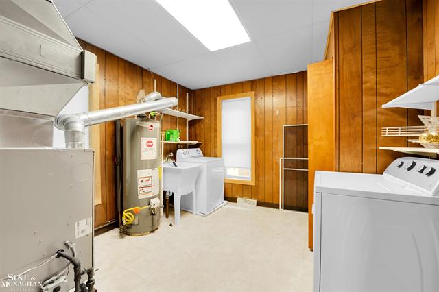 Builiding view ten for 213 Muir, Grosse Pointe, MI. 48236