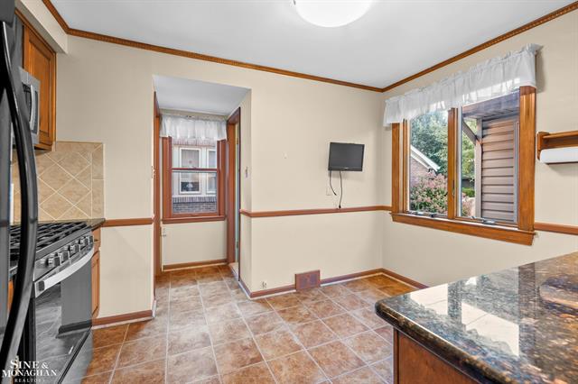 Builiding view eight for 343 Mount Vernon, Grosse Pointe, MI. 48236