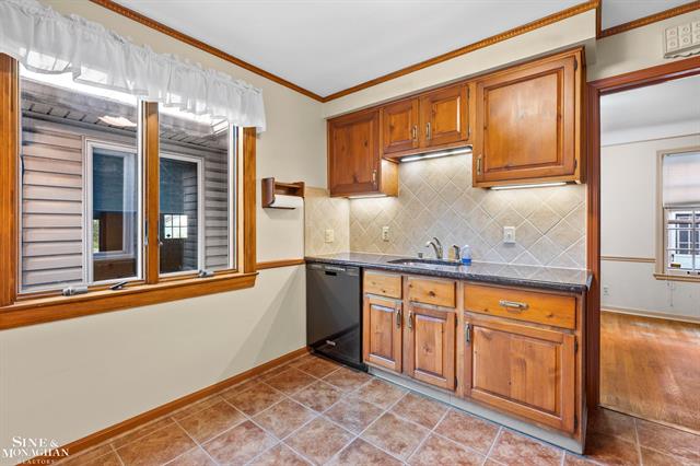 Builiding view nine for 343 Mount Vernon, Grosse Pointe, MI. 48236