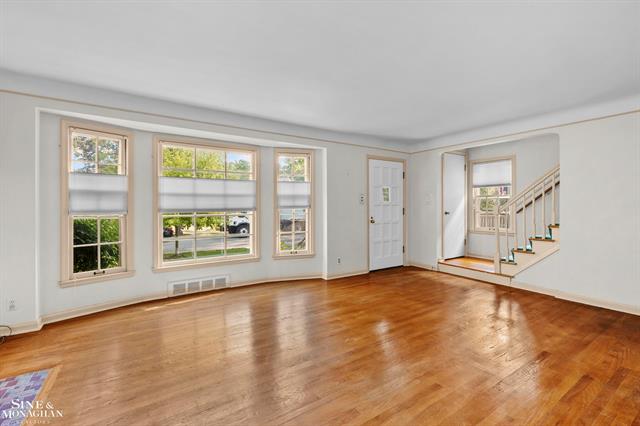 Builiding view three for 343 Mount Vernon, Grosse Pointe, MI. 48236