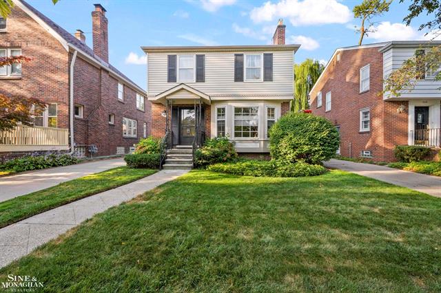 front view picture of 343 Mount Vernon St, Grosse Pointe, MI. 48236