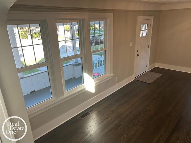 Builiding view seven for 1765 Brys, Grosse Pointe, MI. 48236