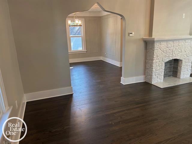 Builiding view ten for 1765 Brys, Grosse Pointe, MI. 48236