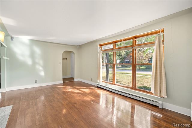 Builiding view four for 21737 Roslyn, Harper Woods, MI. 48225