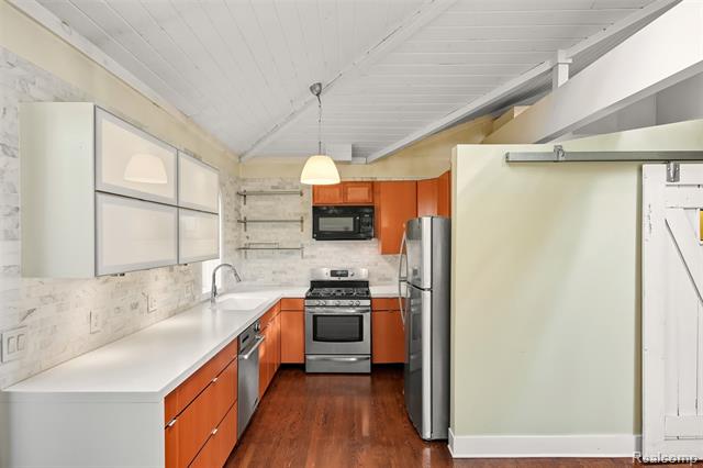 Builiding view ten for 21737 Roslyn, Harper Woods, MI. 48225