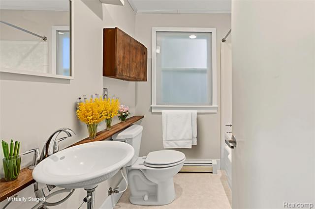 Builiding view thirteen for 21737 Roslyn, Harper Woods, MI. 48225