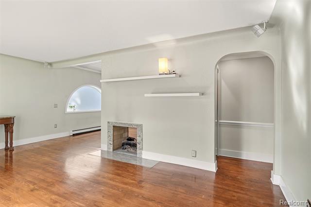 Builiding view three for 21737 Roslyn, Harper Woods, MI. 48225