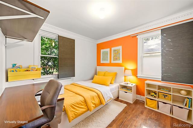 Builiding view twenty one for 21737 Roslyn, Harper Woods, MI. 48225