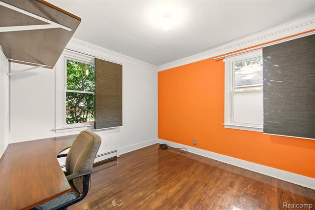 Builiding view twenty two for 21737 Roslyn, Harper Woods, MI. 48225