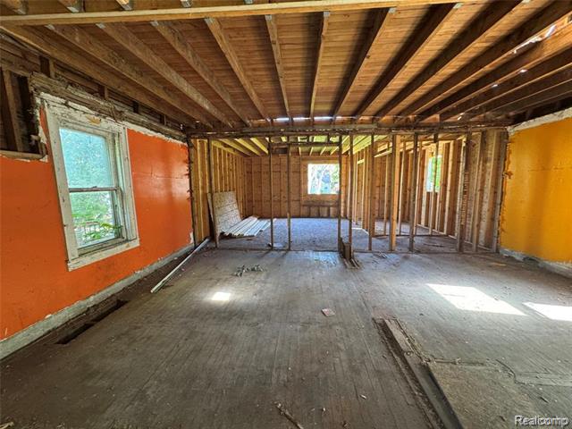 Builiding view five for 20860 Ridgemont, Harper Woods, MI. 48225