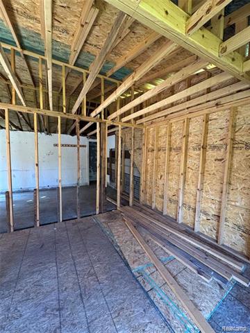 Builiding view ten for 20860 Ridgemont, Harper Woods, MI. 48225