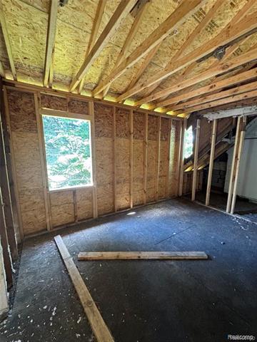 Builiding view thirteen for 20860 Ridgemont, Harper Woods, MI. 48225