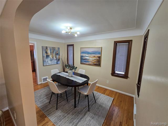 Builiding view eleven for 2100 Country Club, Grosse Pointe, MI. 48236