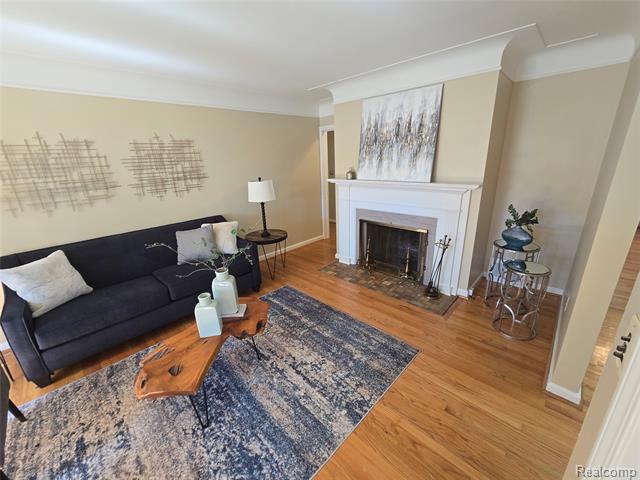 Builiding view nine for 2100 Country Club, Grosse Pointe, MI. 48236