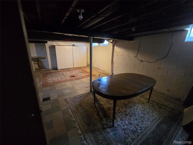 Builiding view twenty nine for 2100 Country Club, Grosse Pointe, MI. 48236