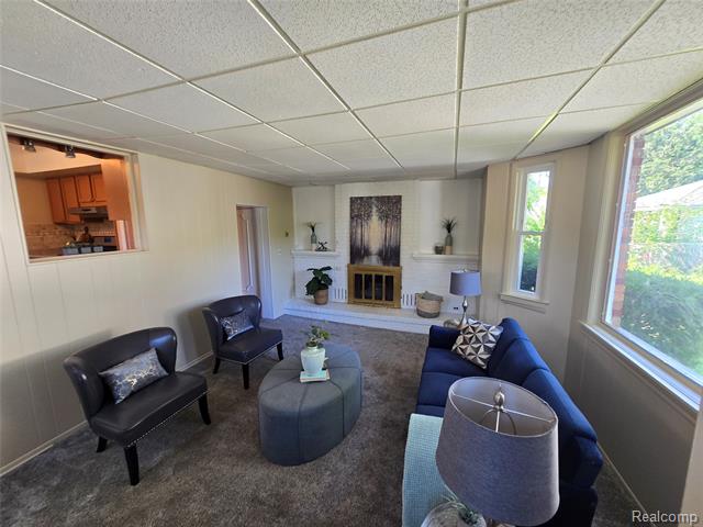 Builiding view twenty six for 2100 Country Club, Grosse Pointe, MI. 48236