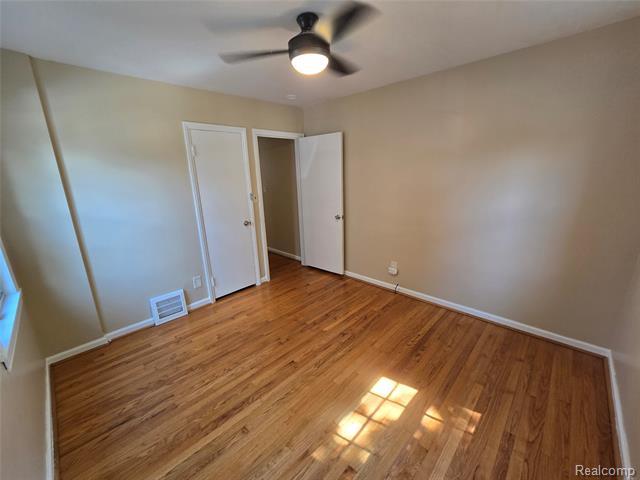 Builiding view twenty three for 2100 Country Club, Grosse Pointe, MI. 48236