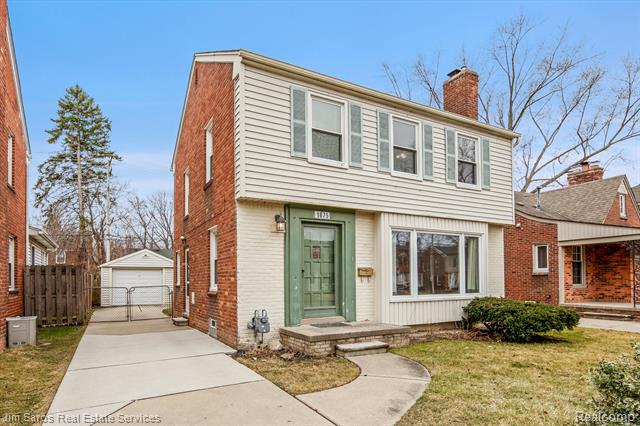 front view for 1875 Norwood Dr, Grosse Pointe, Mi. 48236