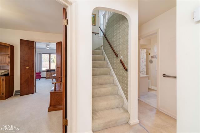 Builiding view fifteen for 1922 Oxford, Grosse Pointe, MI. 48236