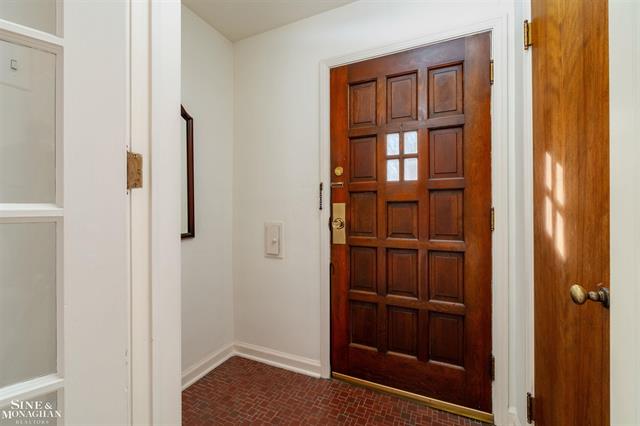 Builiding view one for 1922 Oxford, Grosse Pointe, MI. 48236