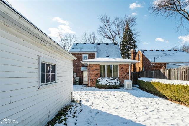 Builiding view twenty seven for 1922 Oxford, Grosse Pointe, MI. 48236