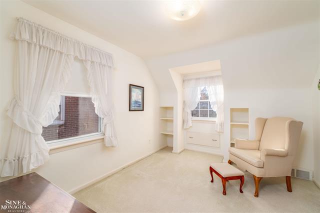 Builiding view twenty for 1922 Oxford, Grosse Pointe, MI. 48236