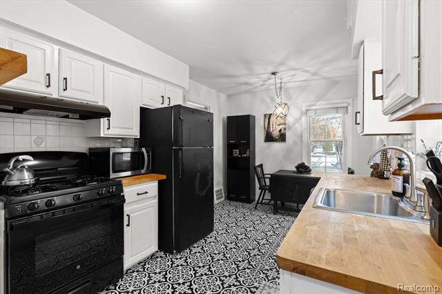 Builiding view eight for 1818 Norwood, Grosse Pointe, MI. 48236