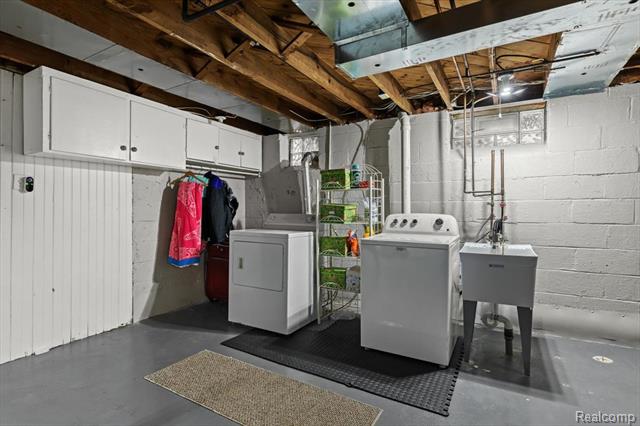 Builiding view eighteen for 1818 Norwood, Grosse Pointe, MI. 48236