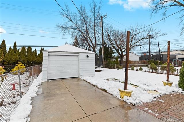 Builiding view twenty five for 1818 Norwood, Grosse Pointe, MI. 48236