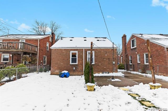 Builiding view twenty two for 1818 Norwood, Grosse Pointe, MI. 48236