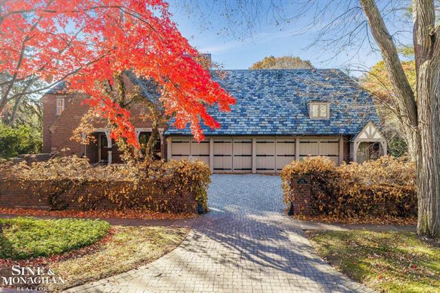 Builiding view eighty six for 257 Ridge, Grosse Pointe, MI. 48236