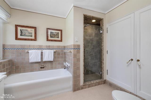 Builiding view fifty two for 257 Ridge, Grosse Pointe, MI. 48236