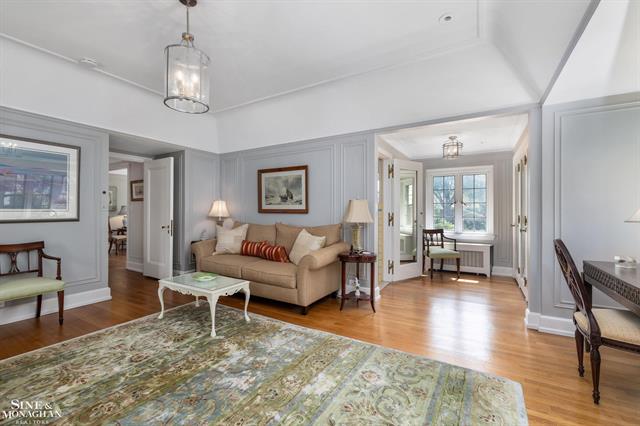 Builiding view forty seven for 257 Ridge, Grosse Pointe, MI. 48236