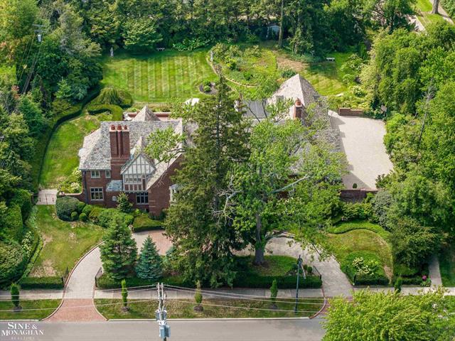 Builiding view ninety one for 257 Ridge, Grosse Pointe, MI. 48236