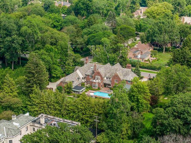 Builiding view ninety for 257 Ridge, Grosse Pointe, MI. 48236