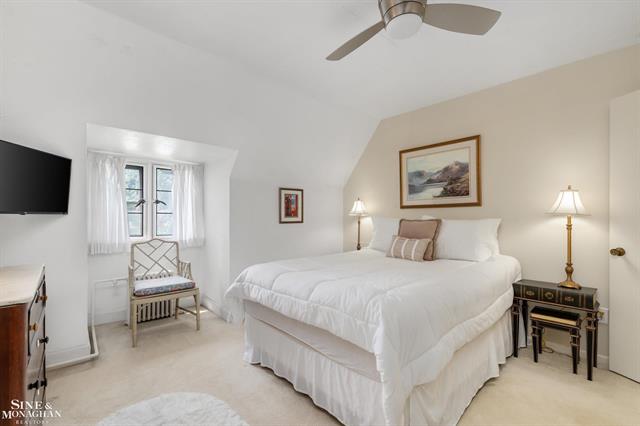 Builiding view seventy five for 257 Ridge, Grosse Pointe, MI. 48236