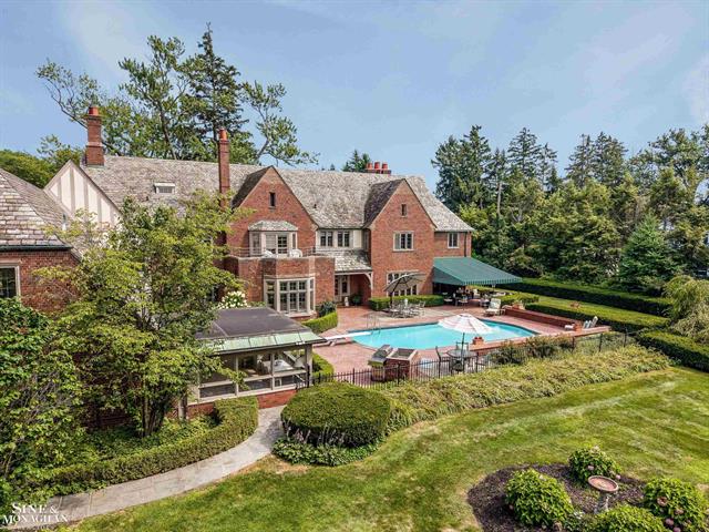 Builiding view three for 257 Ridge, Grosse Pointe, MI. 48236