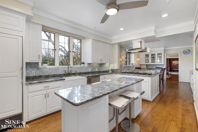 Builiding view twenty nine for 257 Ridge, Grosse Pointe, MI. 48236