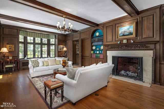 Builiding view twenty for 257 Ridge, Grosse Pointe, MI. 48236