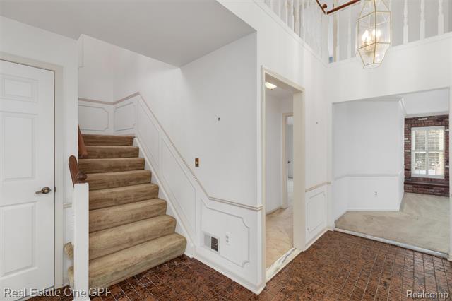 Builiding view five for 277 Kenwood, Grosse Pointe, MI. 48236