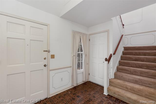 Builiding view four for 277 Kenwood, Grosse Pointe, MI. 48236