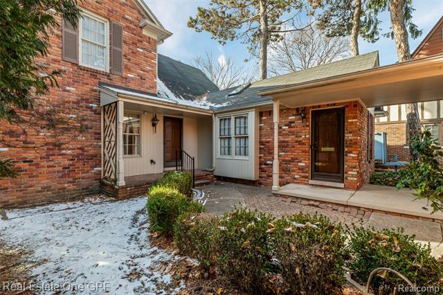 Builiding view one for 277 Kenwood, Grosse Pointe, MI. 48236