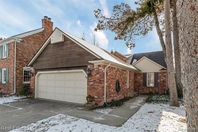 Builiding view thirty eight for 277 Kenwood, Grosse Pointe, MI. 48236